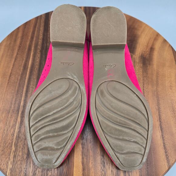 Clarks Shoes Women's 7 Wide Fuschia Pink Suede Leather Perforated Career Flats - Picture 6 of 7